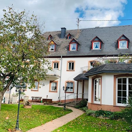 Weinhof Michael Morbach Hotel Целтинген-Рахтиг Екстериор снимка
