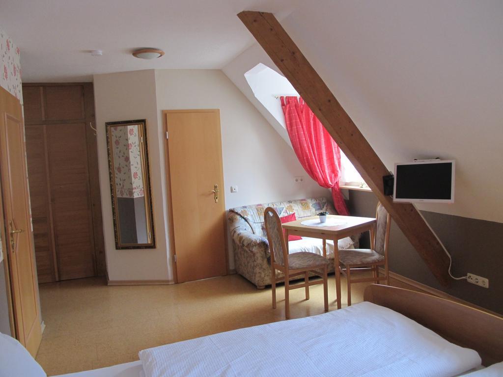 Weinhof Michael Morbach Hotel Целтинген-Рахтиг Стая снимка