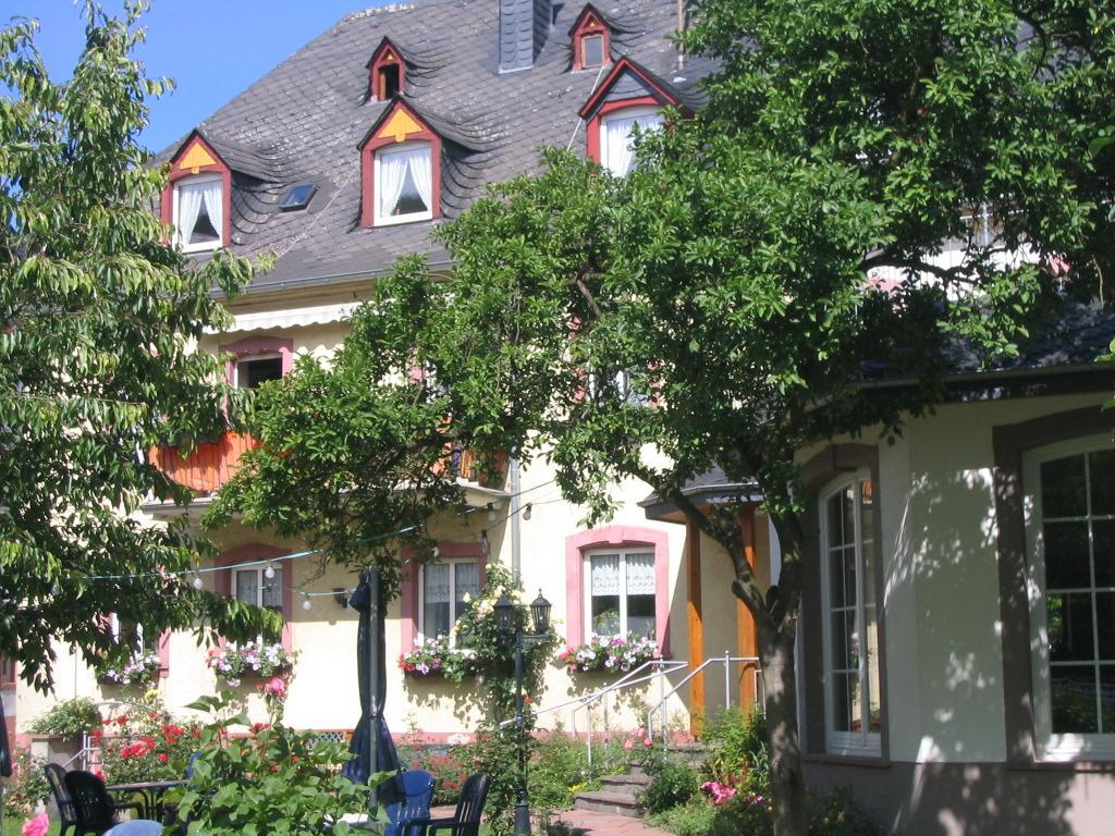 Weinhof Michael Morbach Hotel Целтинген-Рахтиг Екстериор снимка